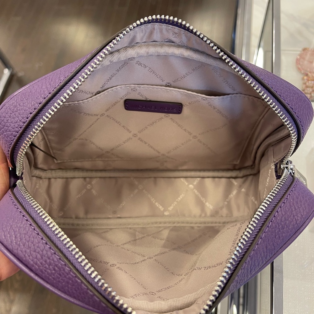 MICHAEL KORS Jet Set Pebbled Leather Camera Crossbody Bag
Dark Purple
NWT - Picture 5 of 16